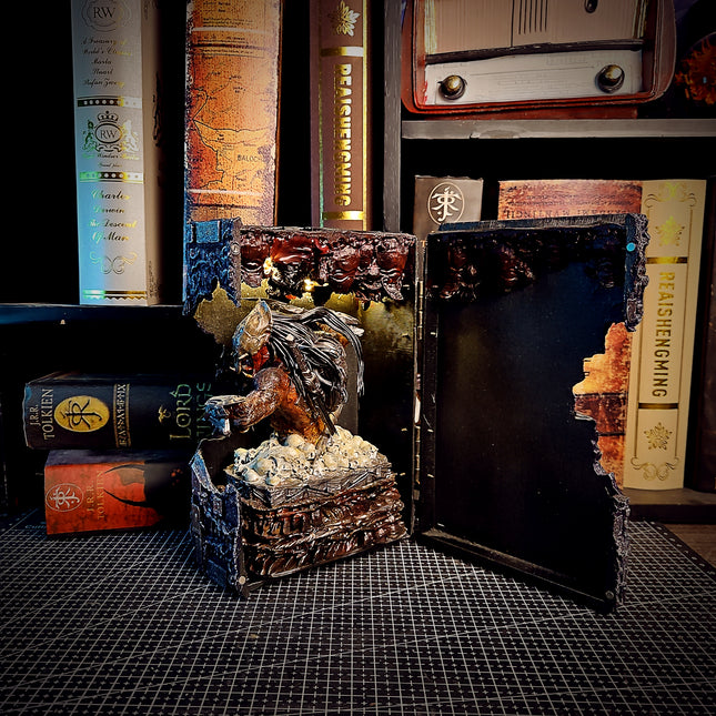 Predator - Book Nook - LEE'S AREA