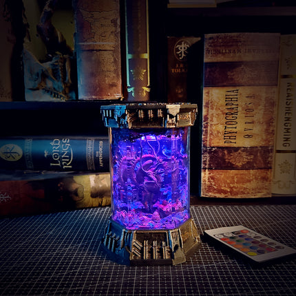 ALIEN – The Perfect Organism Hexagon Resin Lamp
