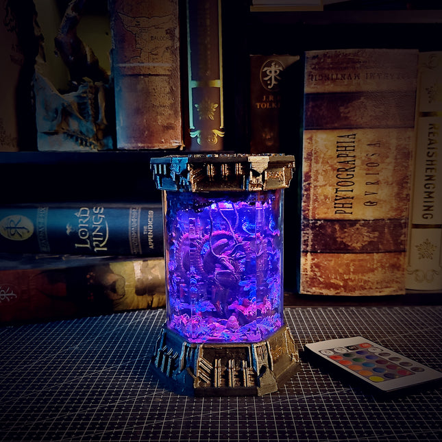 ALIEN – The Perfect Organism Hexagon Resin Lamp - LEE'S AREA