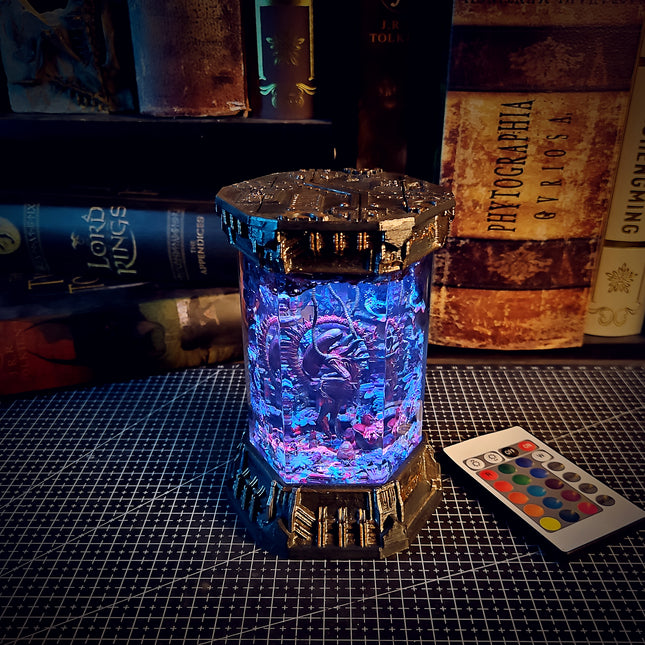 ALIEN – The Perfect Organism Hexagon Resin Lamp - LEE'S AREA
