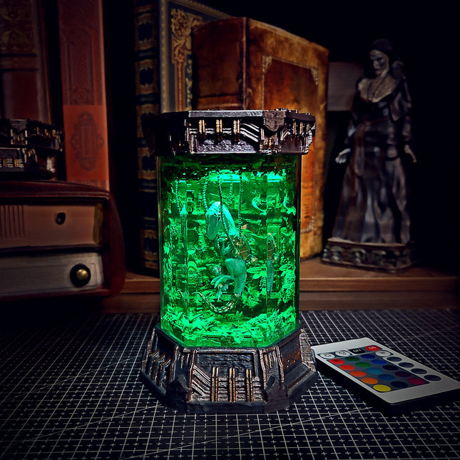 RAPTOR – The Silent Hunter Hexagon Resin Lamp - LEE'S AREA