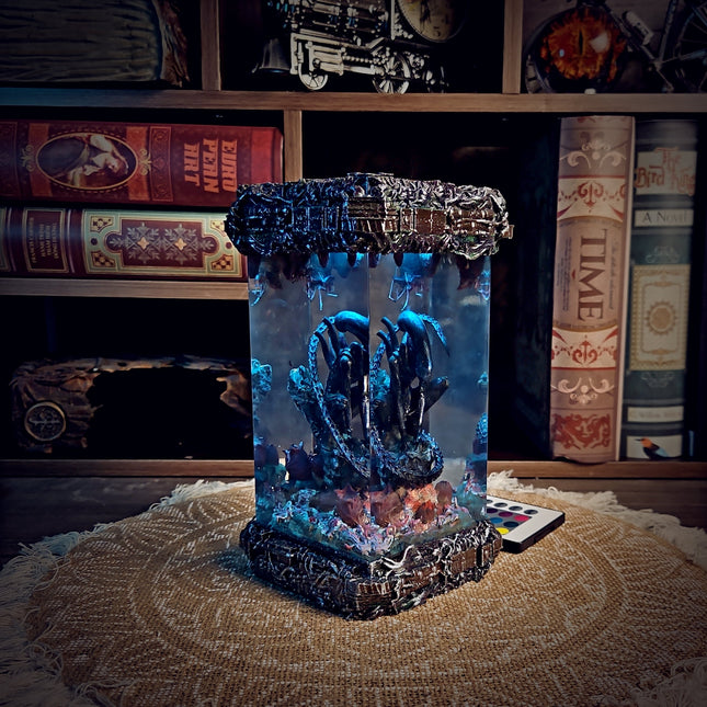 ALIEN V2 Resin Lamp LEE'S AREA