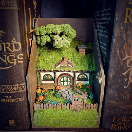 BB Hobbit - Book Nook
