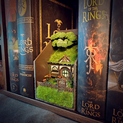 BB Hobbit - Book Nook