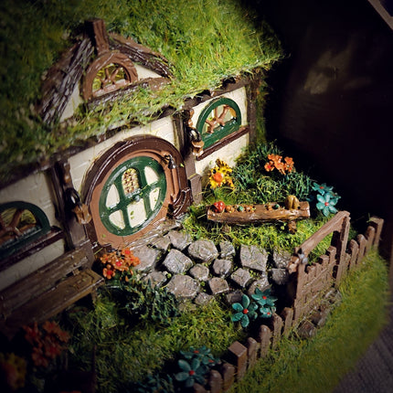 BB Hobbit - Book Nook