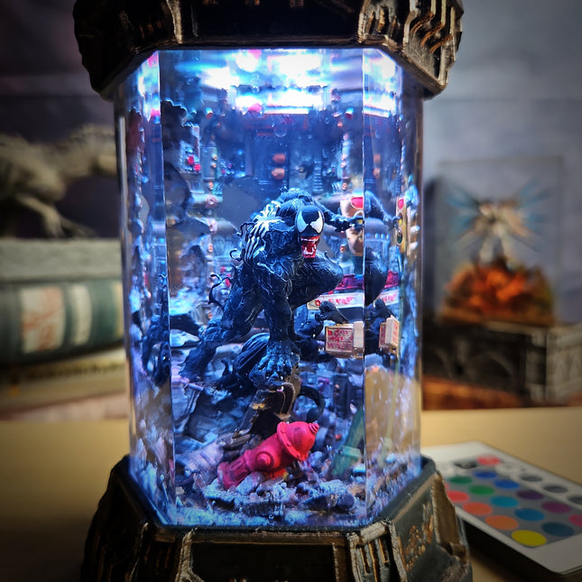 VENOM – Symbiote Awakening Hexagon Resin Lamp