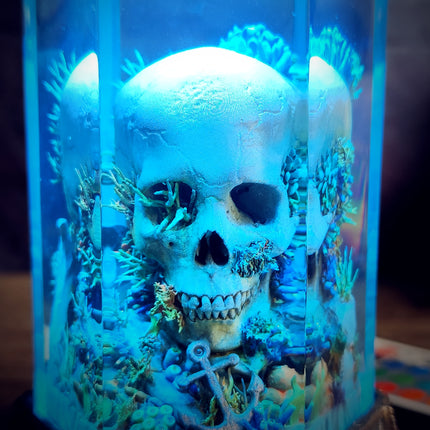 SKULL – Eternal Darkness Hexagon Resin Lamp