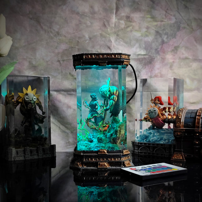 Resin table lamp featuring full Lune 02 sculpt