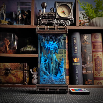 Maria Resin Lamp