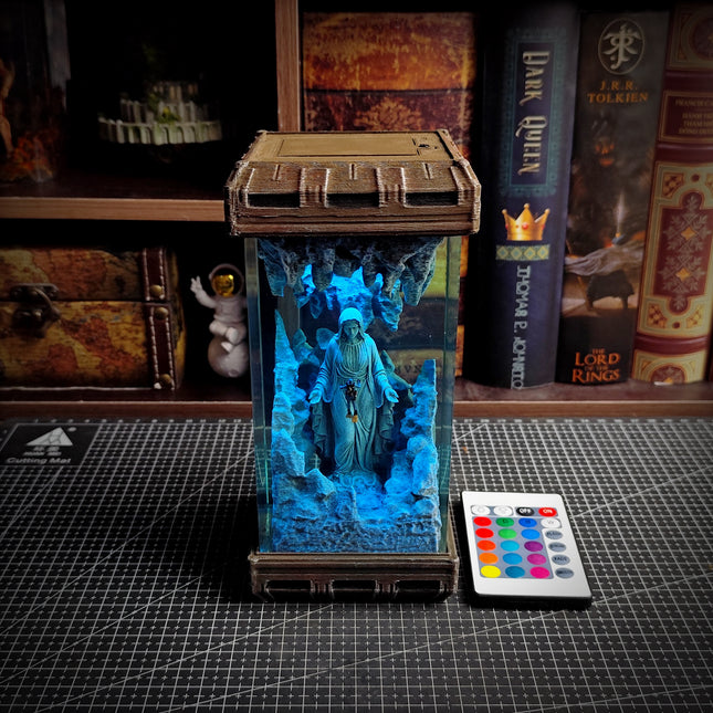 Maria Resin Lamp