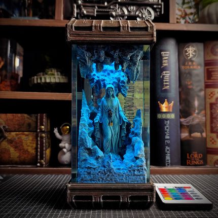 Maria Resin Lamp