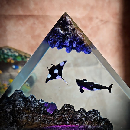 Ocean Whale Triangle Resin Lamp image 9