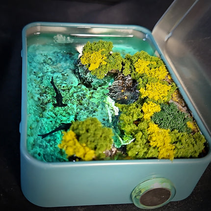 Hammerhead Shark Tin Box Lamp image 2