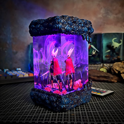 Hornet Resin Lamp image 8