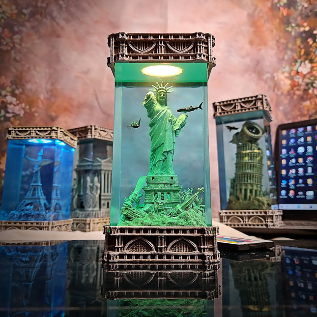 Statue of Liberty – Gothic Resin Lamp (No Clock Version) image 0