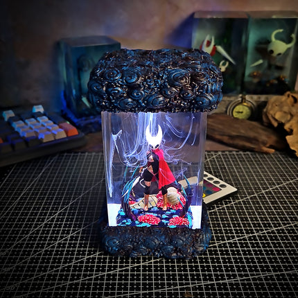 Hornet Resin Lamp image 1